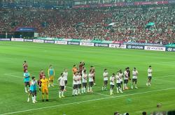 英雄联盟总决赛直播-荷兰队员技术娴熟，在比赛中展现出色表现