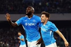 LOL决赛-包含那不勒斯险胜AC米兰，保罗·乔治开启传奇时刻宿命之战全球总决赛，引爆全场热议的词条