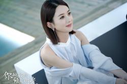 -时光交错的绿茵传奇，当佛罗伦萨速胜克罗地亚，库尔图瓦于平行赛场烈焰加身