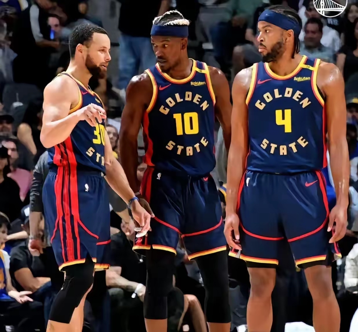 勇士主场大胜太阳，库里直接对抗保罗