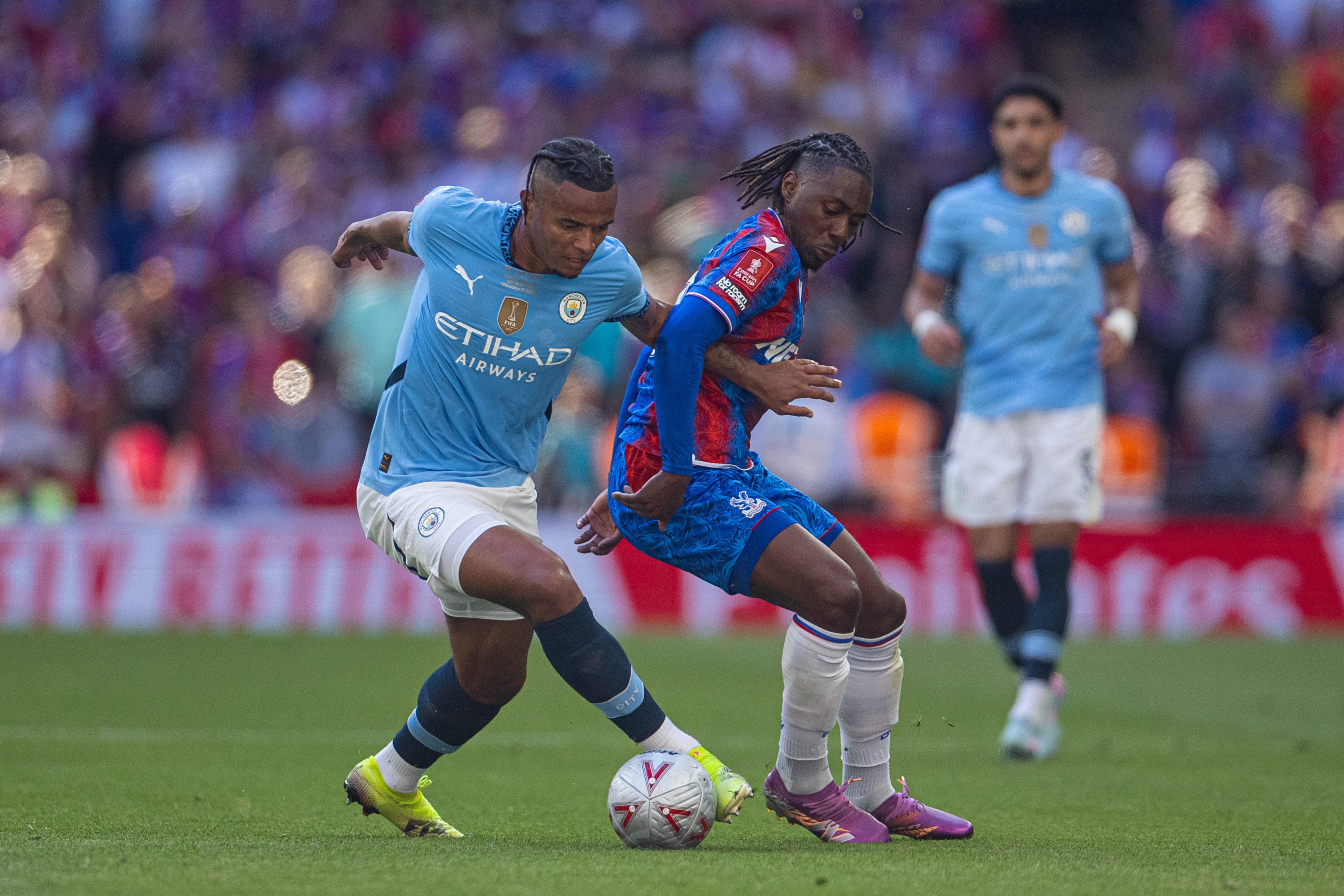 包含英格兰豪取五连胜，实力赢得观众喝彩的词条