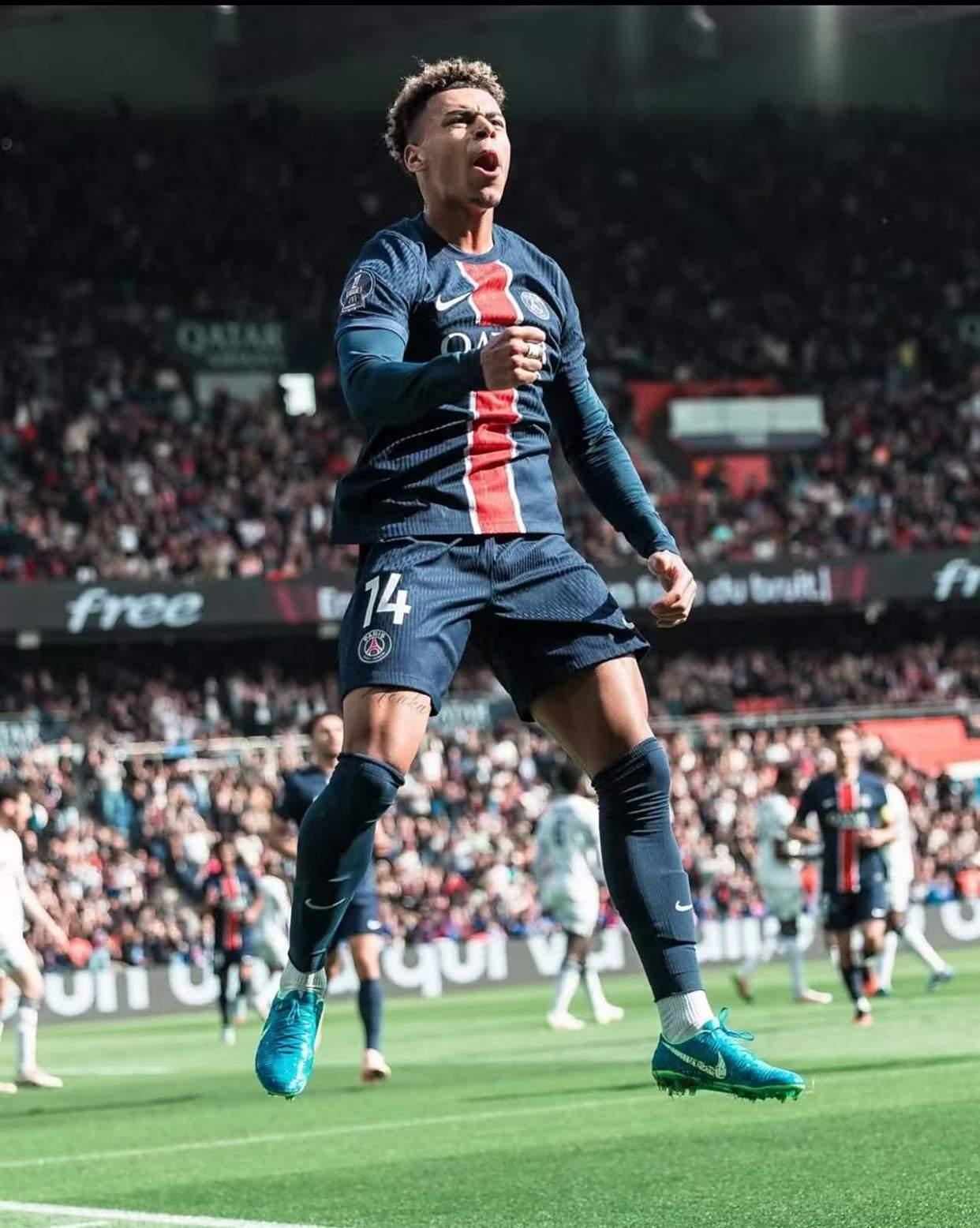 切尔西横扫巴黎圣日耳曼，Tarzan完成史诗逆转激烈交锋八强赛，成为赛场最大亮点的简单介绍