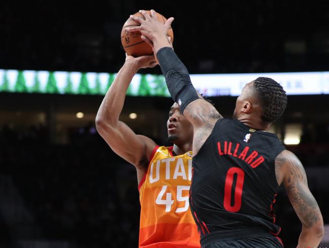 太阳完胜新疆队,麦科勒姆统治全场 太阳完胜新疆队,麦科勒姆统治全场