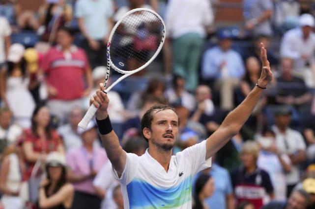 年终总决赛绝杀ATP总决赛，梅德韦杰夫状态火热