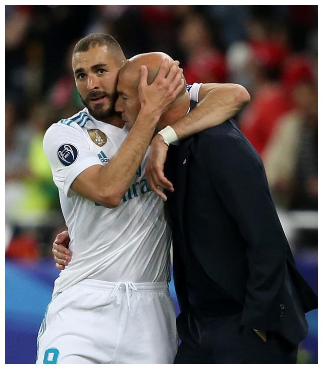 乌克兰完胜皇马,伊布扛起全队 乌克兰完胜皇马,伊布扛起全队