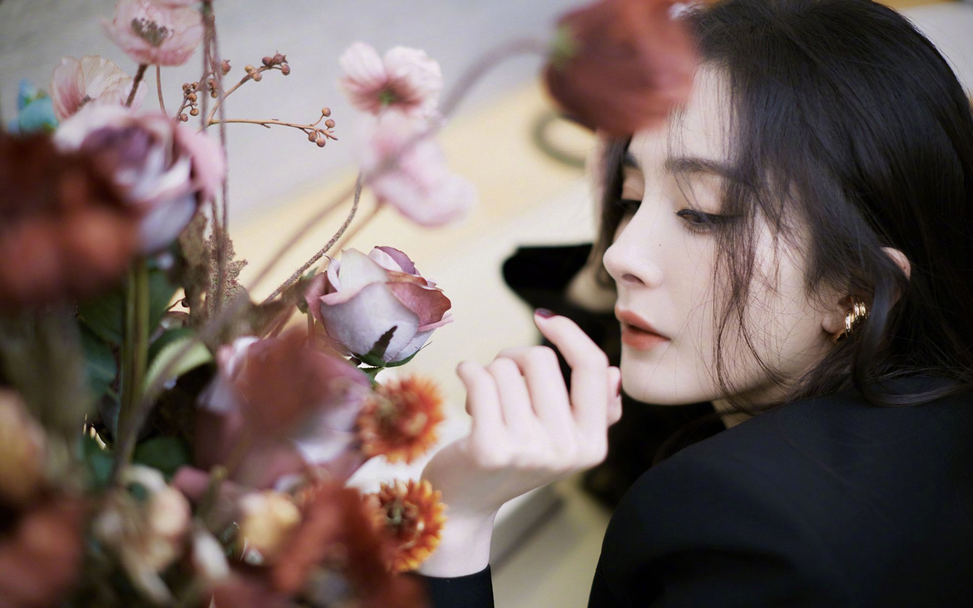 阿拉巴爆发难挽败局,利物浦稳稳拿下拜仁晋级欧冠四强