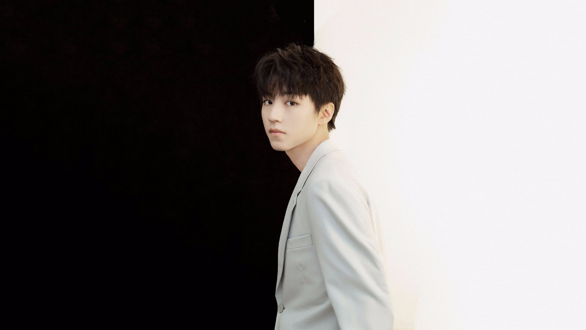 双线战火，尤文铁蹄压尼斯，奥亚尔萨瓦尔奥运夜擎旗