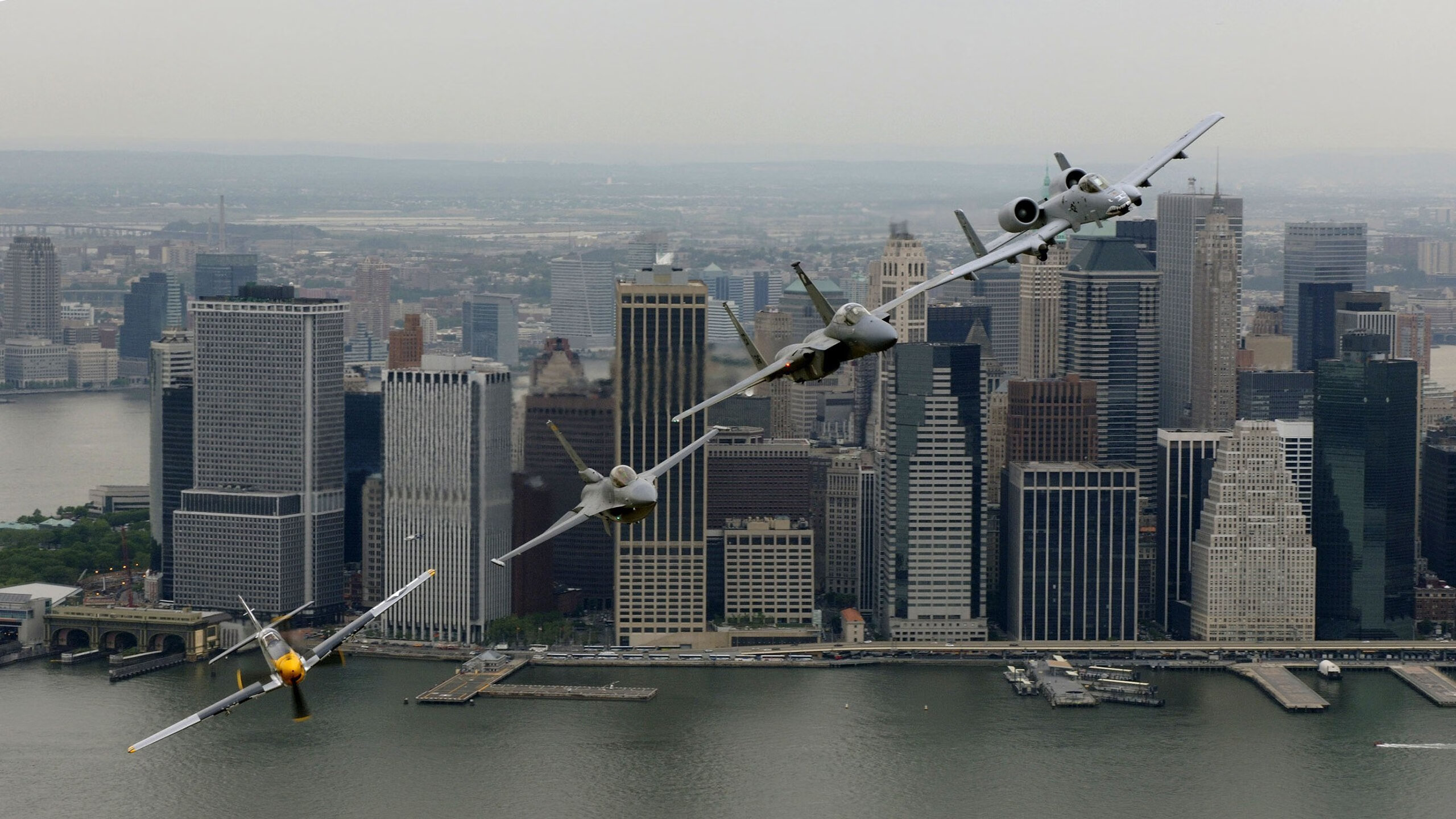 巴林引擎轰鸣时,芝加哥的教科书正在翻页